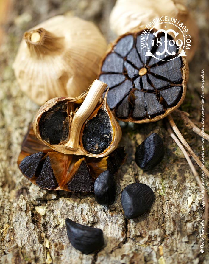 AIL NOIR BIO, Gousses décortiquées, issu de l'agriculture biologique, seau 10 kg
