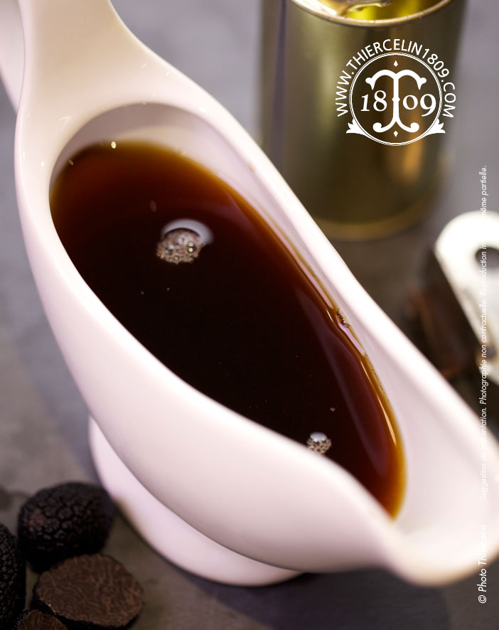 SVART TRYFFELJUICE, Tuber melanosporum, 1:a kokpunkten, inklusive 20 g avrunnen svart tryffel, 250 g burk